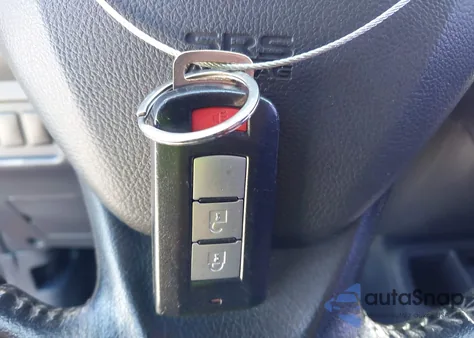 2015 Mitsubishi Mirage Es/Rf z USA, uszkodzony, nr VIN ML32A4HJ2FH038076